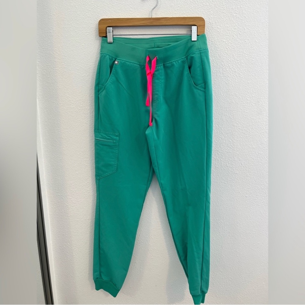 Figs Zamora Jogger Scrub Pants☘️